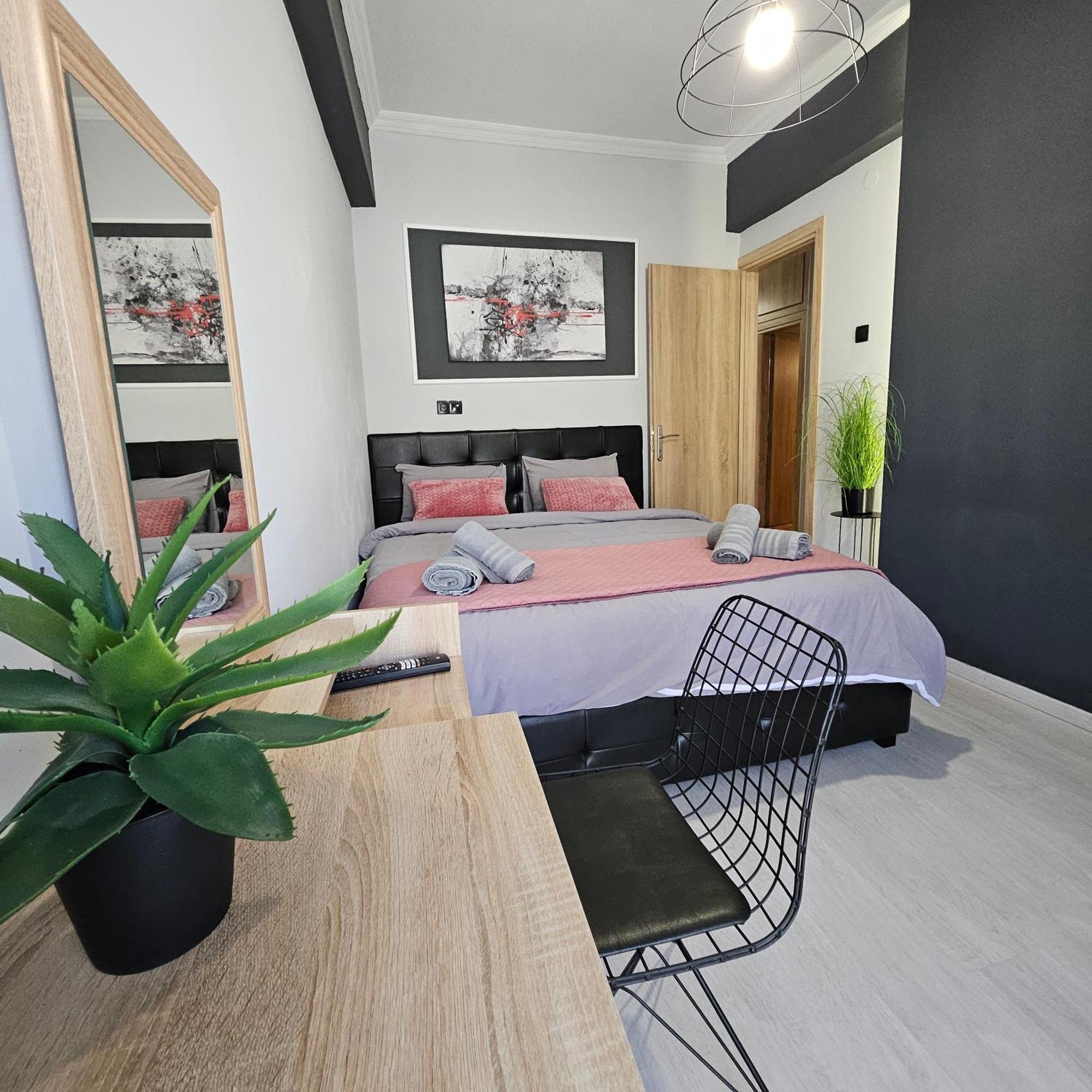 Central 3 Modern Apartment With Free Parking Serres Bagian luar foto